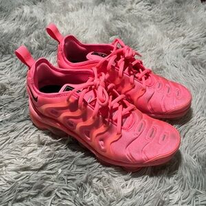 Nike Women's Pink Sneakers
